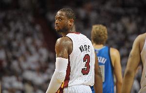 韦德:2011年热火太自大被独行侠狠狠教训 那原本是我的FMVP