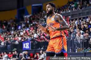 还在适应节奏！拉塞尔首节出战6分钟 5中1拿到4分1抢断